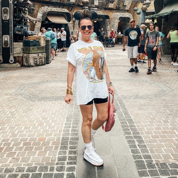 Meet your Posher, Veronica - Picture 2 of 16